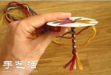 用纸板编织手链的方法