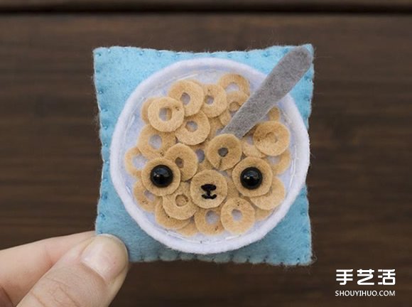 挑战连续100天！艺术家缝制的可爱毛毡作品