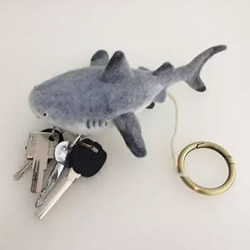 羊毛毡鲨鱼钥匙包DIY 羊毛毡钥匙包的制作方法