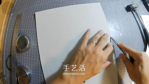 自制简约时尚皮革纸巾盒的手工制作教程