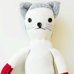 袜子手工制作可爱猫咪布偶的方法图解教程