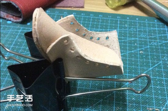 皮靴挂件的制作方法 自制迷你皮靴挂饰DIY图解