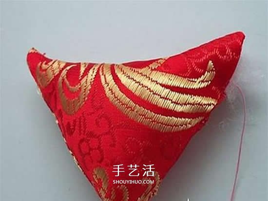 中国传统香包的做法 不织布DIY心形香包图解