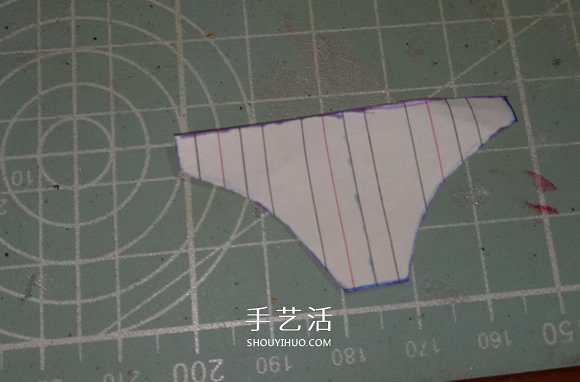 瞅瞅带你做：漂亮娃娃衣服的手工制作教程