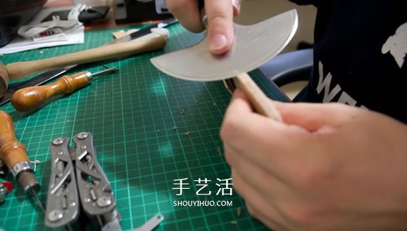 带卡包功能手机套DIY 自制皮革卡包手机套教程