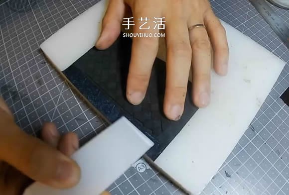自制皮革编织卡包的制作方法 时尚男款！