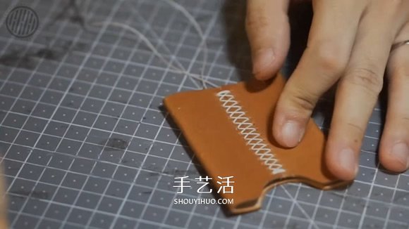 自制男士双折皮革钱包的详细制作步骤图