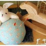 手工布艺制作抱球兔子的教程
