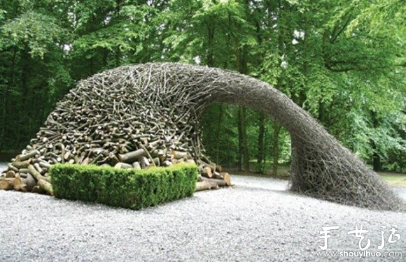 天然树枝巧妙DIY的雕塑作品
