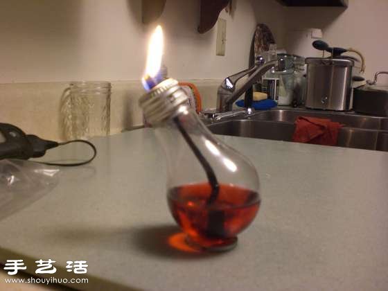 白炽灯泡废物利用DIY制作浪漫小油灯