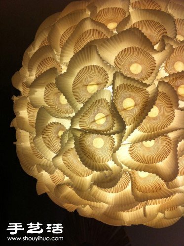 蛋糕纸杯DIY手工制作漂亮的花球灯图解教程