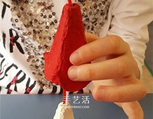 鸡蛋托做娃娃的方法 废物利用DIY人偶娃娃挂饰