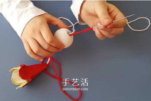 鸡蛋托做娃娃的方法 废物利用DIY人偶娃娃挂饰