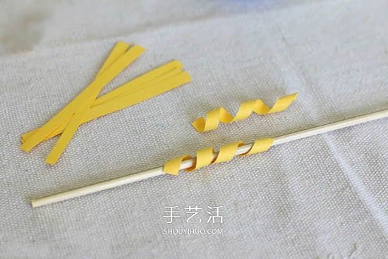 美丽的蓝色花朵 用鸡蛋托手工制作立体风信子