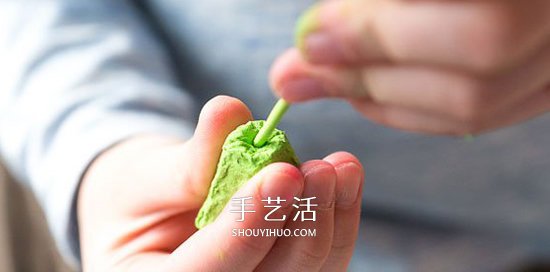 鸡蛋托和蛋糕纸废物利用 手工做美丽康乃馨