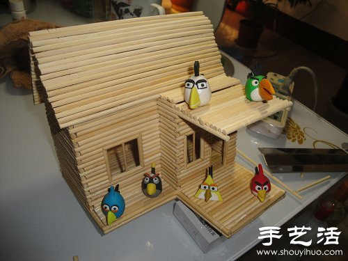 一次性筷子变废为宝 手工制作小木屋模型