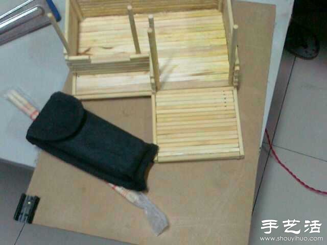 一次性筷子变废为宝 手工制作小木屋模型