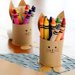 废物利用做笔筒的方法 简单可爱小兔子笔筒DIY