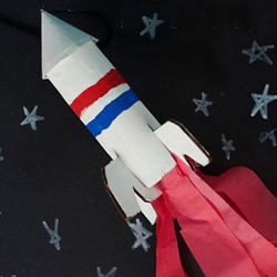 给自己一份小礼物！用卷纸筒做儿童节火箭礼物