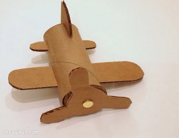 卫生纸卷筒和瓦楞纸 手工制作小飞机模型