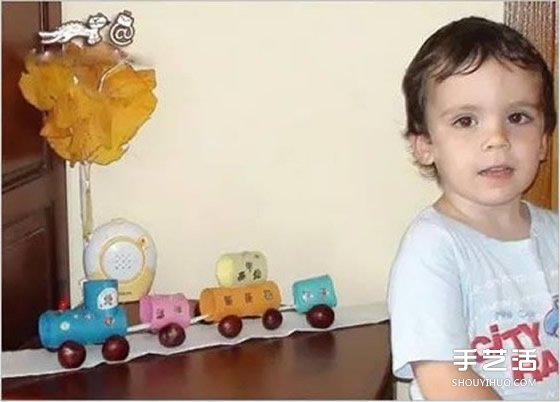 卷纸筒小汽车玩具制作 简单幼儿汽车玩具做法