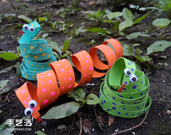 幼儿园小蛇手工制作教程 卷纸筒做玩具蛇的方法