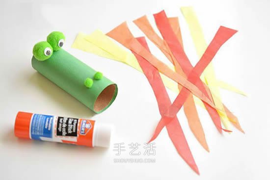 幼儿园废物利用制作卷纸筒火龙的方法图解