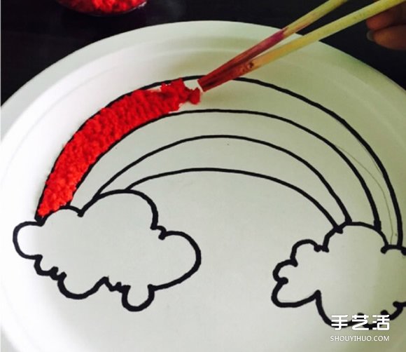 一次性餐盘画彩虹 创意幼儿园餐盘画制作方法