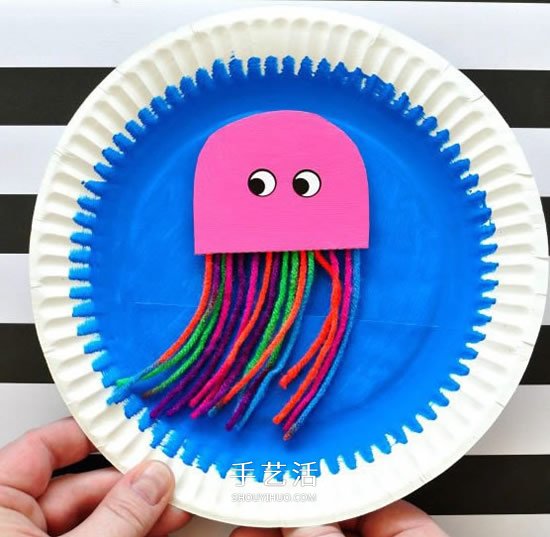 有趣的纸盘手工小制作 做一个会游动的水母！