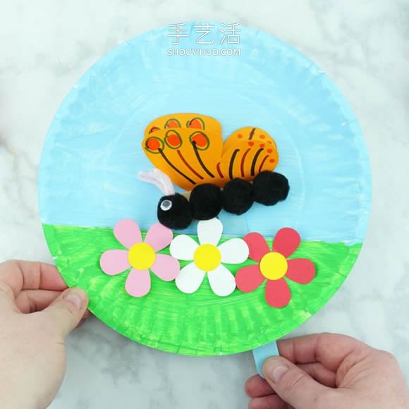 花丛中飞舞的蝴蝶！纸盘手工制作春天玩具
