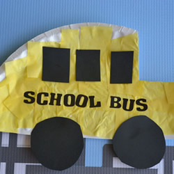 幼儿平面校车手工制作 废物利用做校车的教程