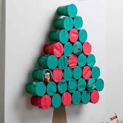内藏礼物的圣诞树DIY 创意纸杯圣诞树制作