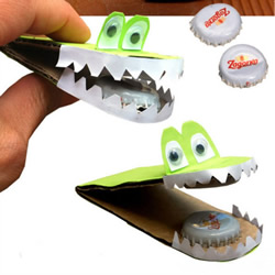 利用硬纸板和金属瓶盖DIY制作幼儿鳄鱼玩具