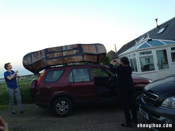 利用硬纸板自制维京划艇小船 能坐四个人！