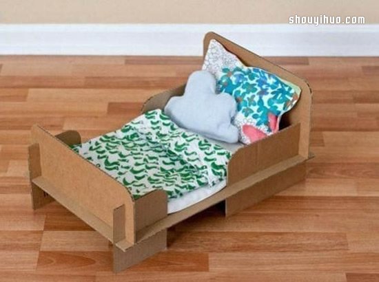 纸箱瓦楞纸DIY制作过家家道具玩具床的方法
