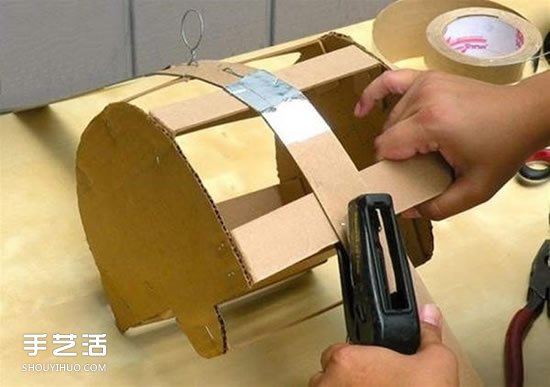 幼儿露营车手工制作 简单瓦楞纸露营车的做法