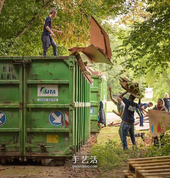 “纸”为让地球更好 用瓦楞纸做帐篷减少浪费