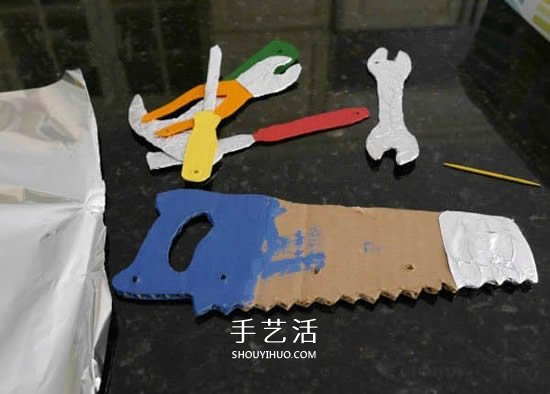 父亲节挂饰手工制作 用硬纸板做工具挂饰