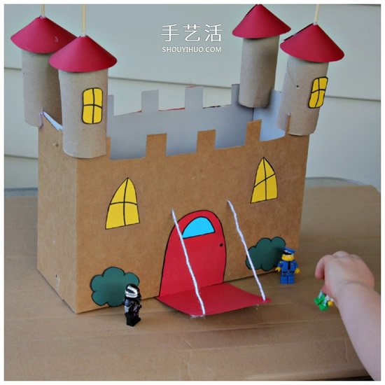 自制小城堡的方法图解 纸箱废物利用做城堡