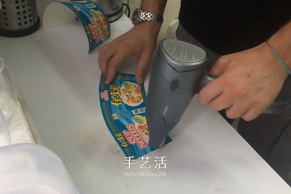 方便面盒废物利用 手工制作滑翔机的方法