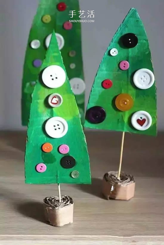 硬纸板手工制作圣诞树的简单方法