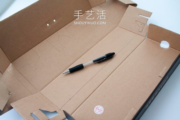 鞋盒手工制作儿童小饰品架子的做法教程