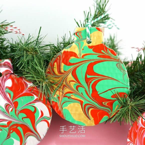 硬纸板废物利用制作圣诞球装饰的做法教程