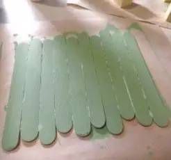 雪糕棍变废为宝制作夏日海滩气息的门牌挂饰