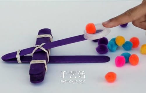 儿童玩具投石车怎么做 用雪糕棍做发射器装置