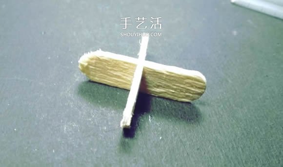 物理小制作：自制冰棍棒橡皮筋动力船的教程