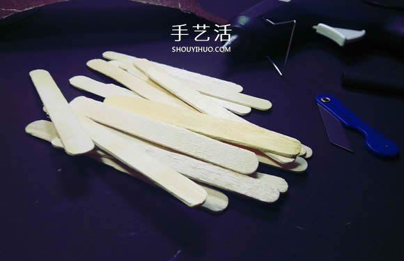 物理小制作：自制冰棍棒橡皮筋动力船的教程