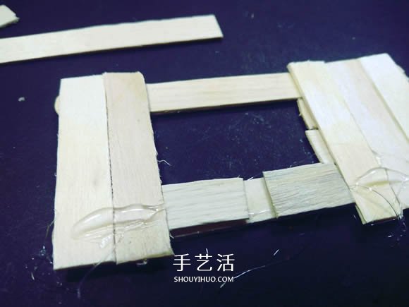 物理小制作：自制冰棍棒橡皮筋动力船的教程