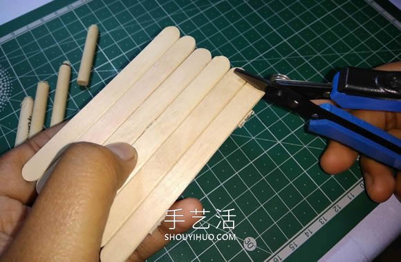 迷你才可爱！用雪糕棍和火柴棍制作桌椅视频