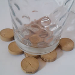 红酒瓶塞手工制作杯垫 废物利用做杯垫的方法